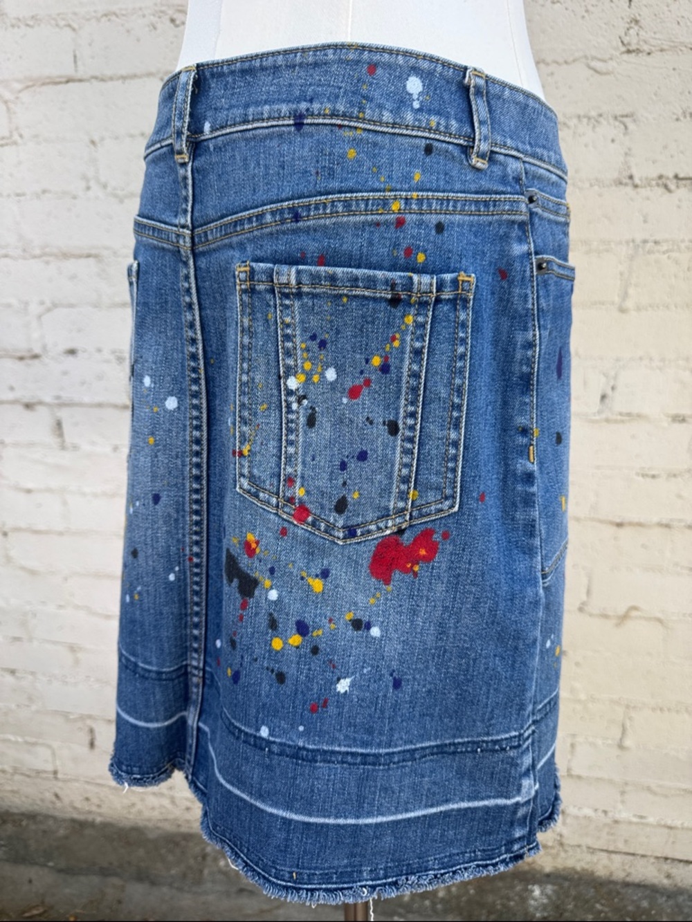 Alice + Olivia Coletta Denim Mini Skirt Splatter Paint Size 28 - Picture 7 of 15